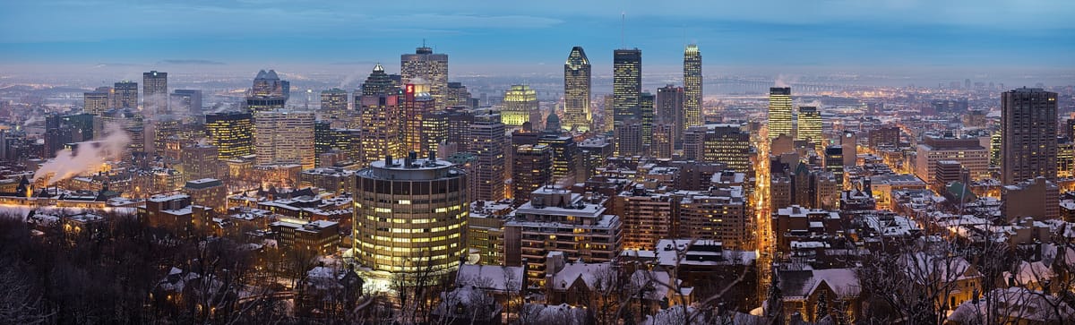 Montréal au crépuscule en hiver